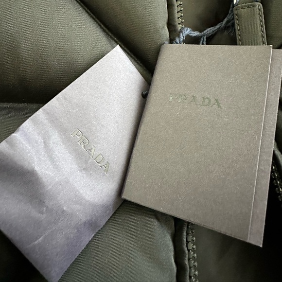 *Authentic* Prada Re-Nylon Gabardine Cropped Down Jacket - Picture 2 of 12